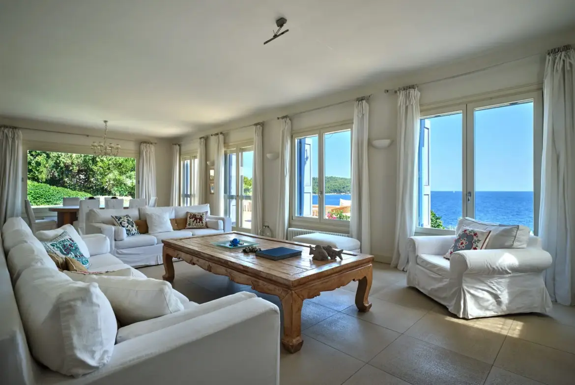 Seaside Vista – House in Skiathos