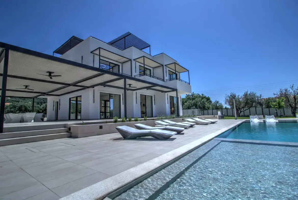 Mistral – House in Corfu