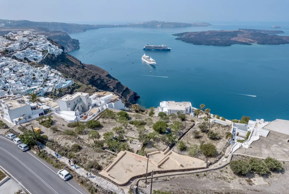 Sonnet – Land in Santorini