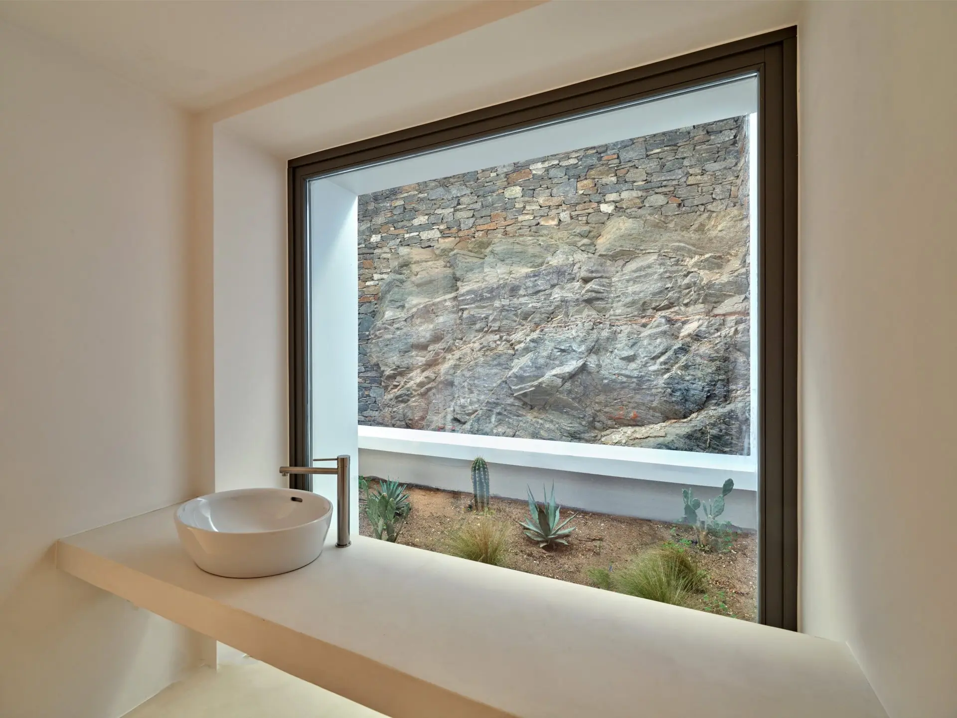 sothebys-greece-stemma-2024-12-20_12-00-28_846197 Stemma – House in Syros