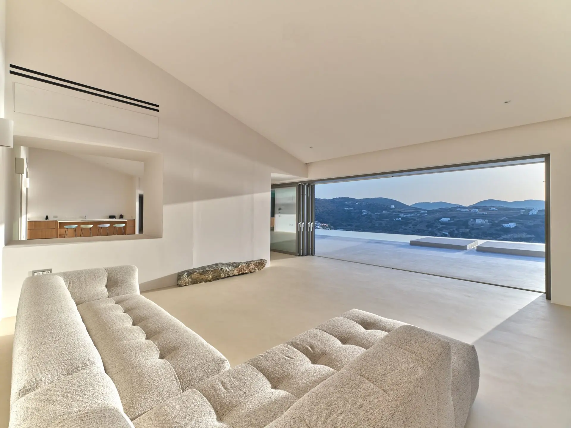 sothebys-greece-stemma-2024-12-20_12-00-33_918375 Stemma – House in Syros