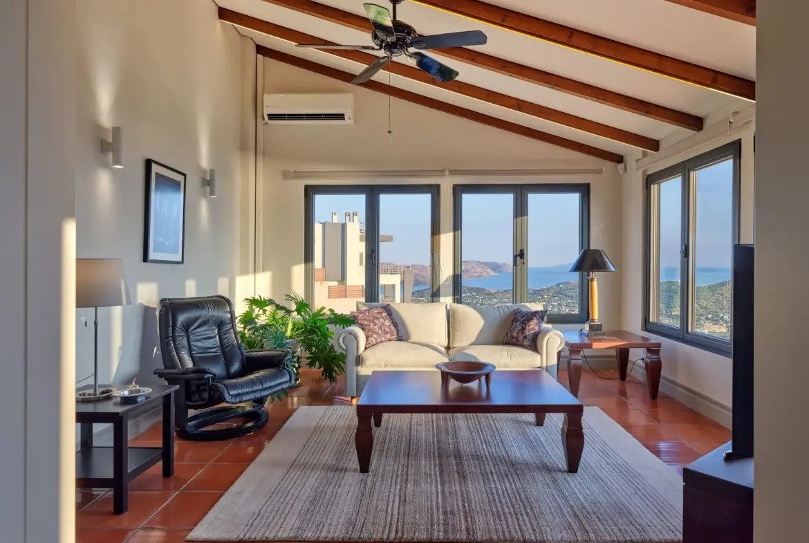 Helora – House in Saronida
