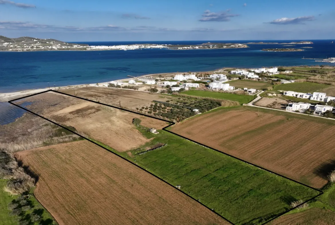 Sunset Coast – Land in Paros