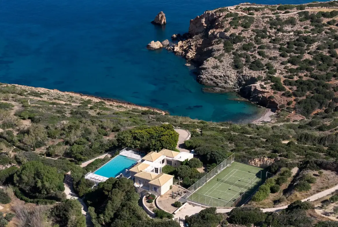 Golden Peninsula – House in Syros