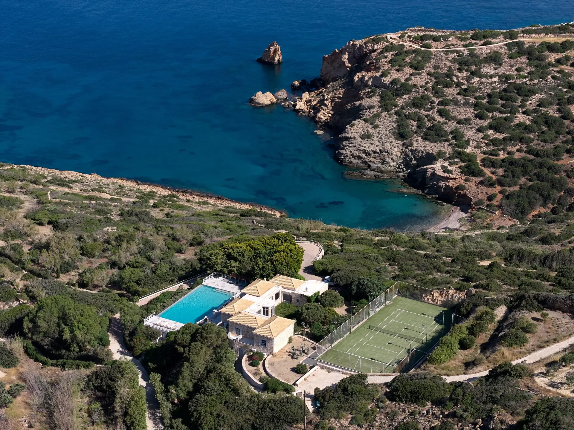 Golden Peninsula – House in Syros