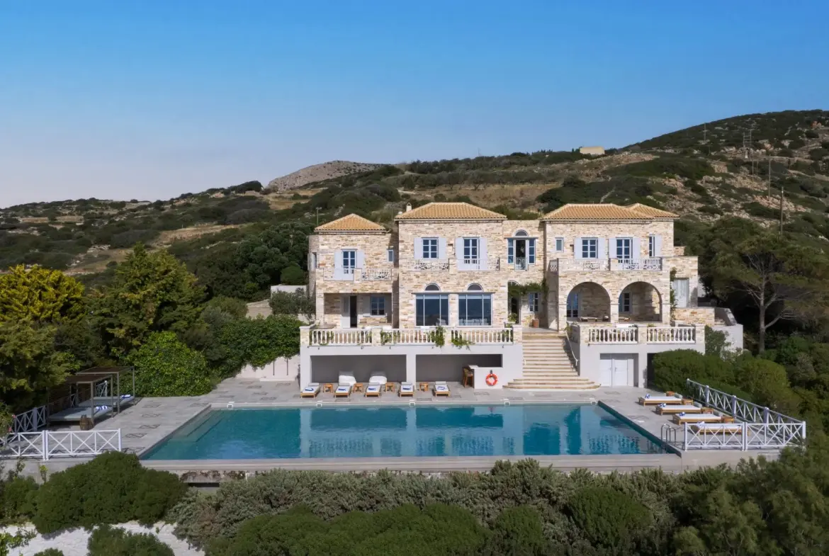 Golden Peninsula – House in Syros