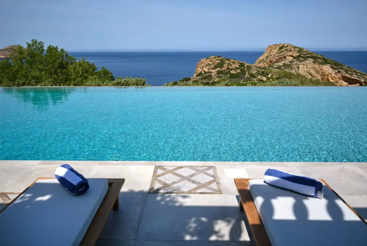 Golden Peninsula – House in Syros