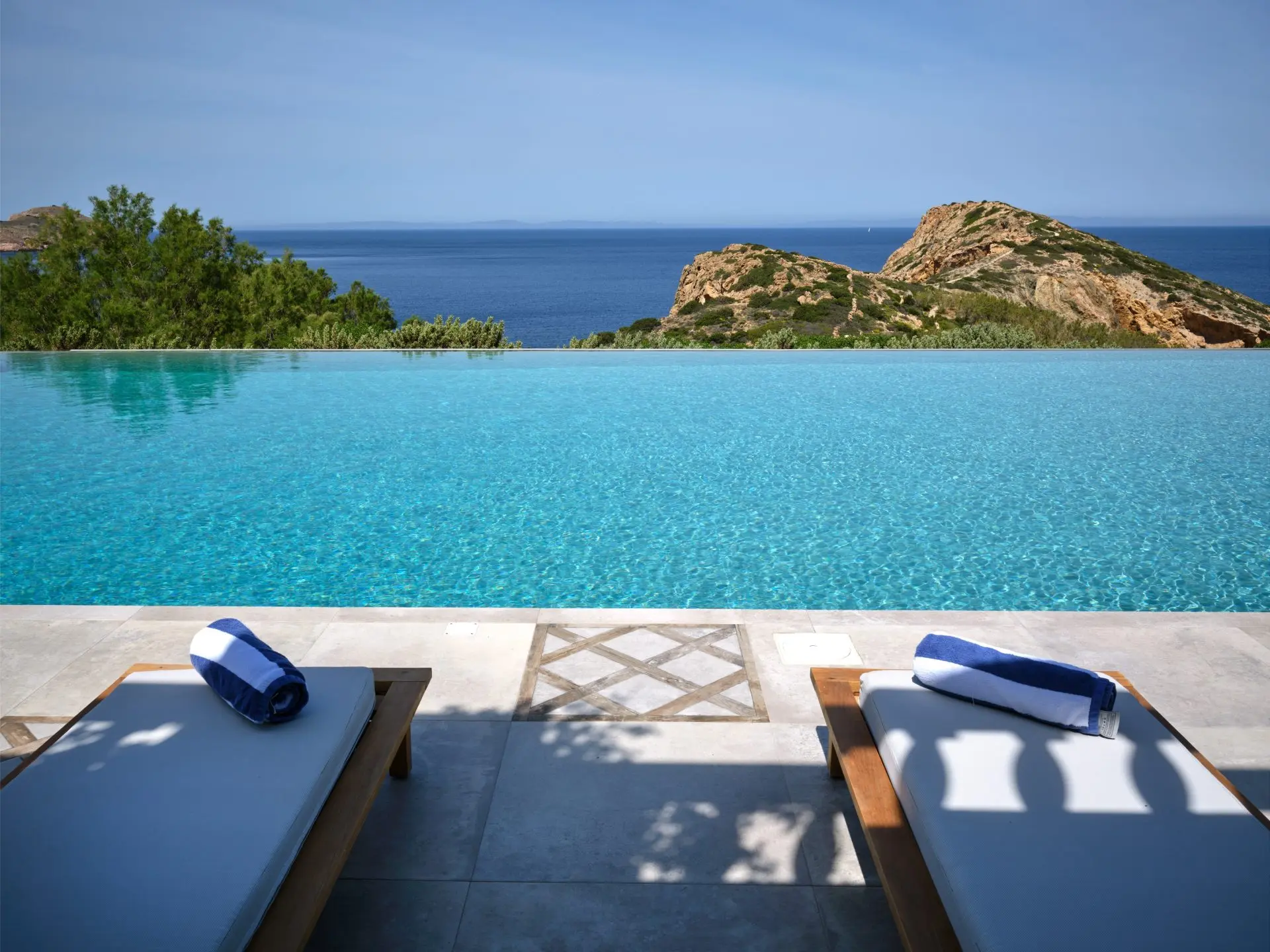 Golden Peninsula – House in Syros