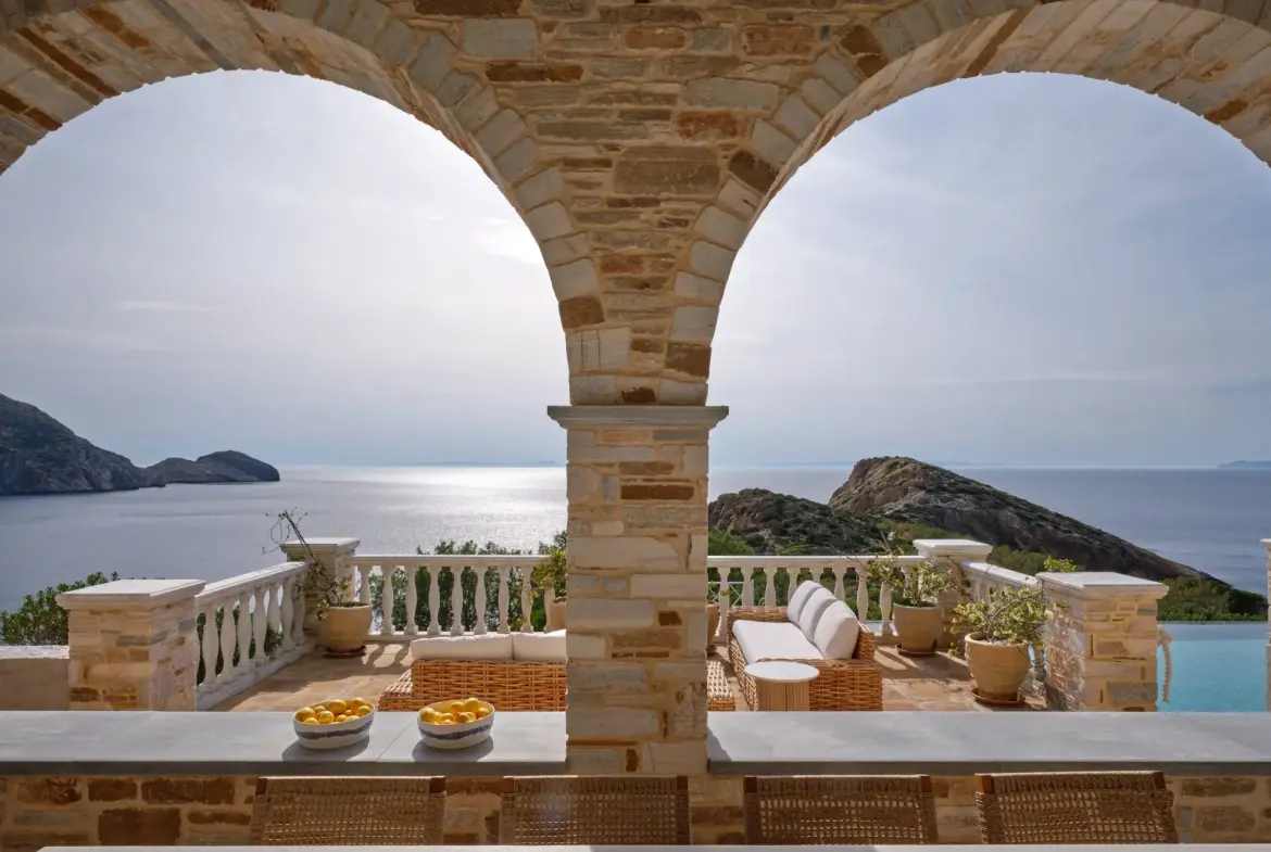 Golden Peninsula – House in Syros