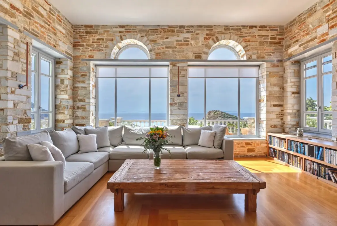 Golden Peninsula – House in Syros
