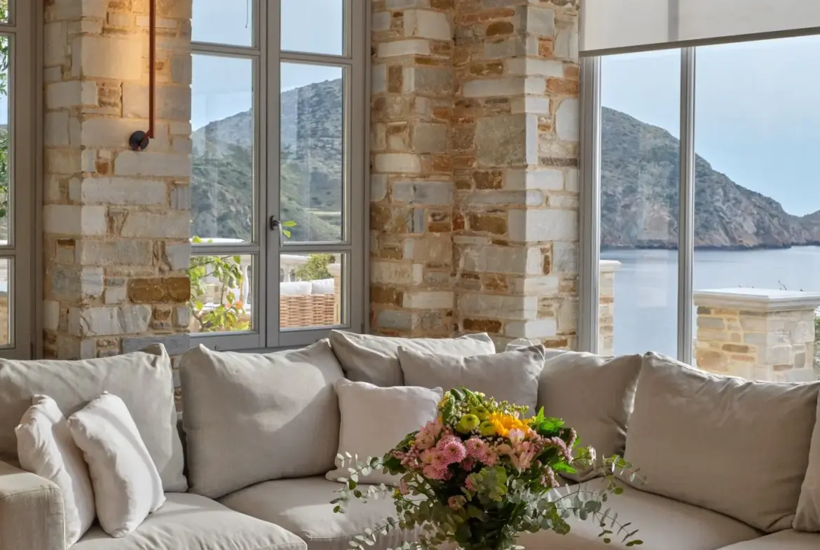 Golden Peninsula – House in Syros