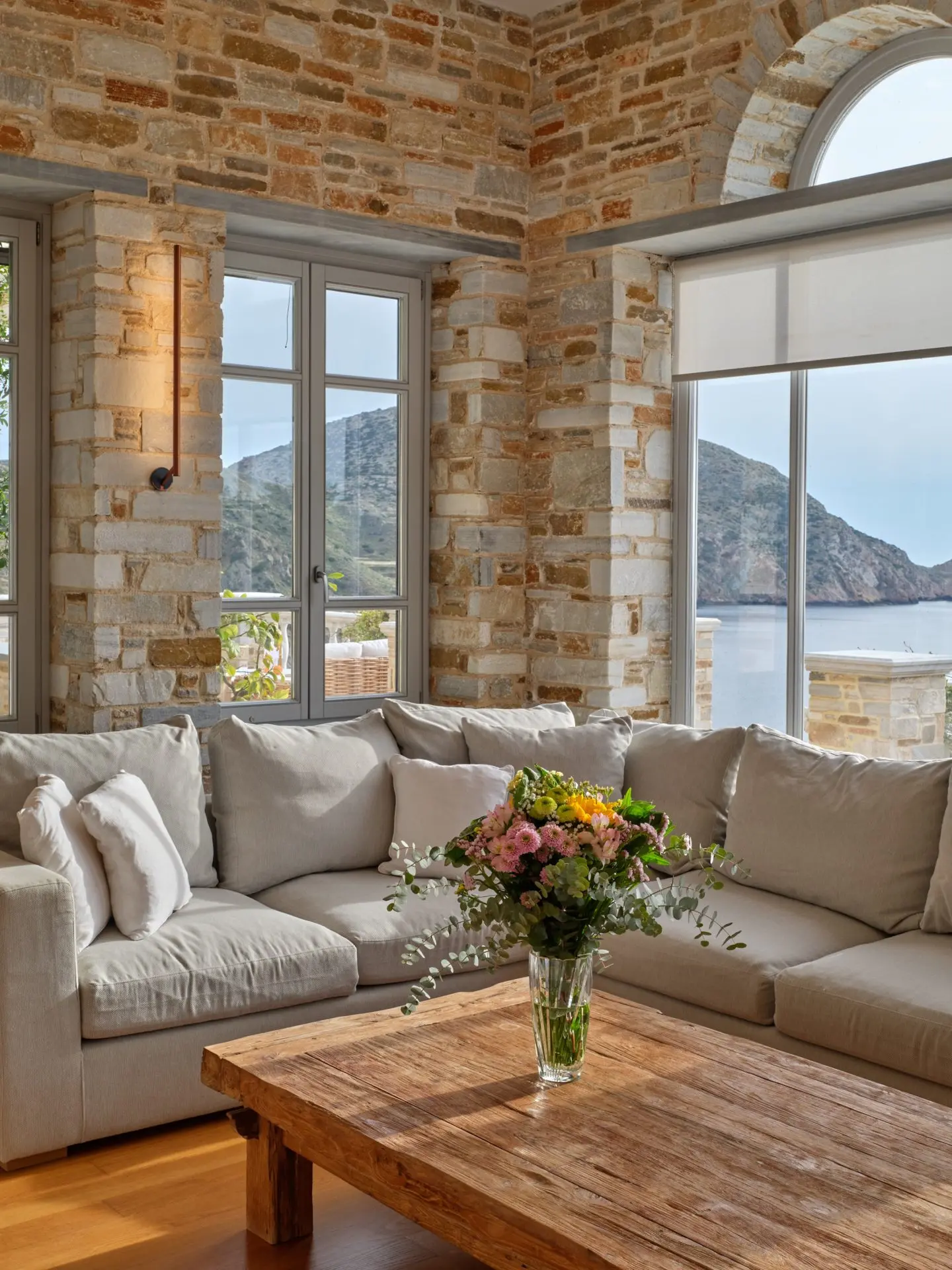 Golden Peninsula – House in Syros