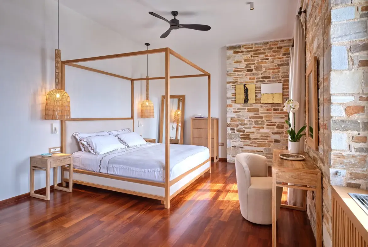 Golden Peninsula – House in Syros