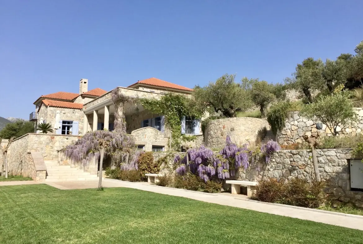 Vallea – House in Argolida