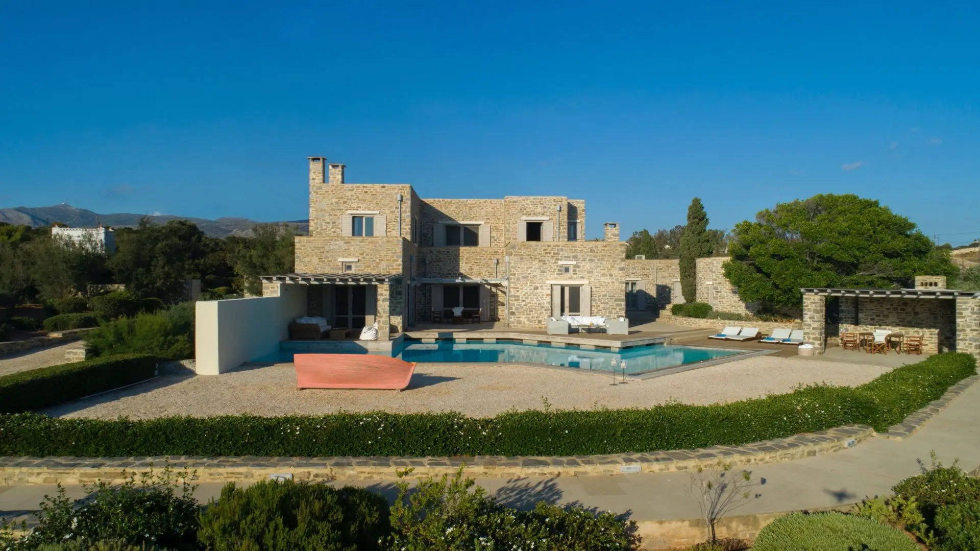 Whispers of the sea – House in Paros
