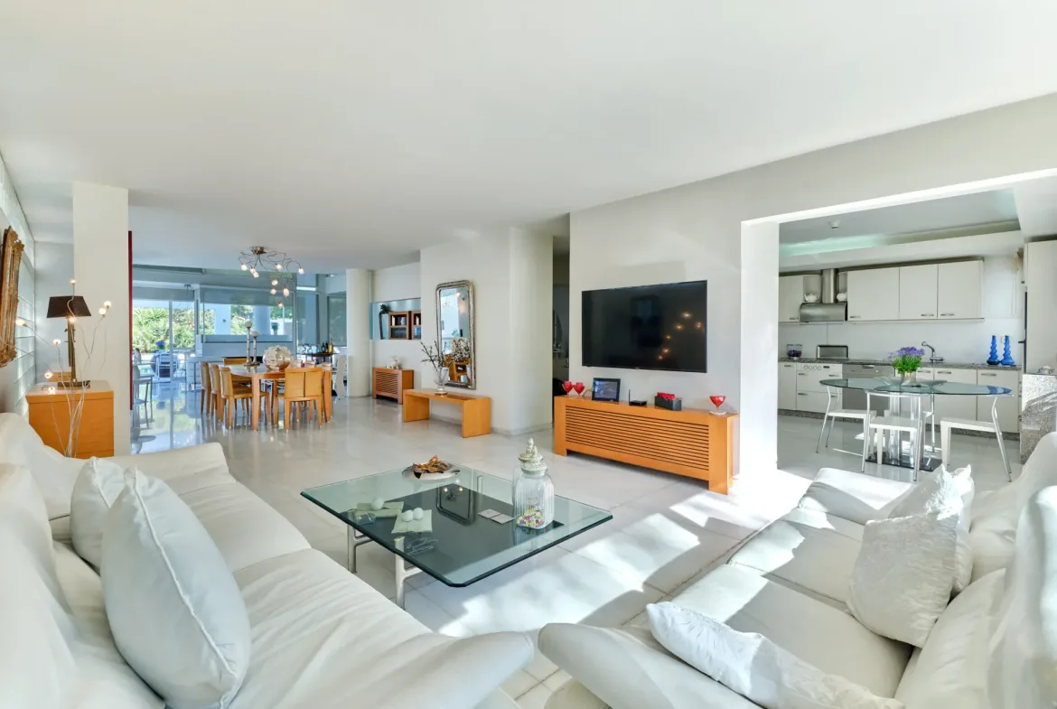 White Lilly – House in Vouliagmeni