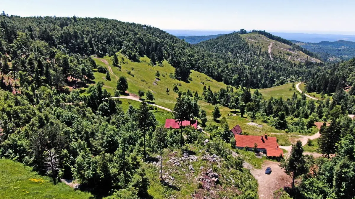 Vipava Valley – Vipava Valley Estate with spectacular views towards the mountains and the Adratic sea