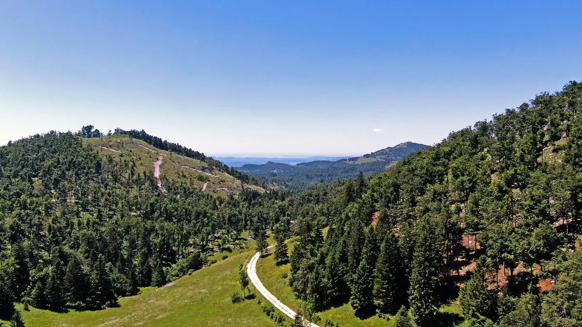 Vipava Valley – Vipava Valley Estate with spectacular views towards the mountains and the Adratic sea